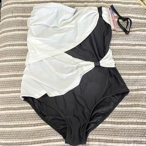 BRAND NEW BLACK/WHITE CONVERTIBLE SWIMSUIT